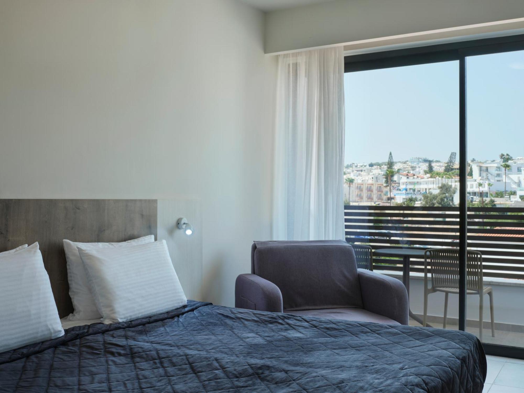 Atlantica Sancta Napa Hotel アヤナパ エクステリア 写真
