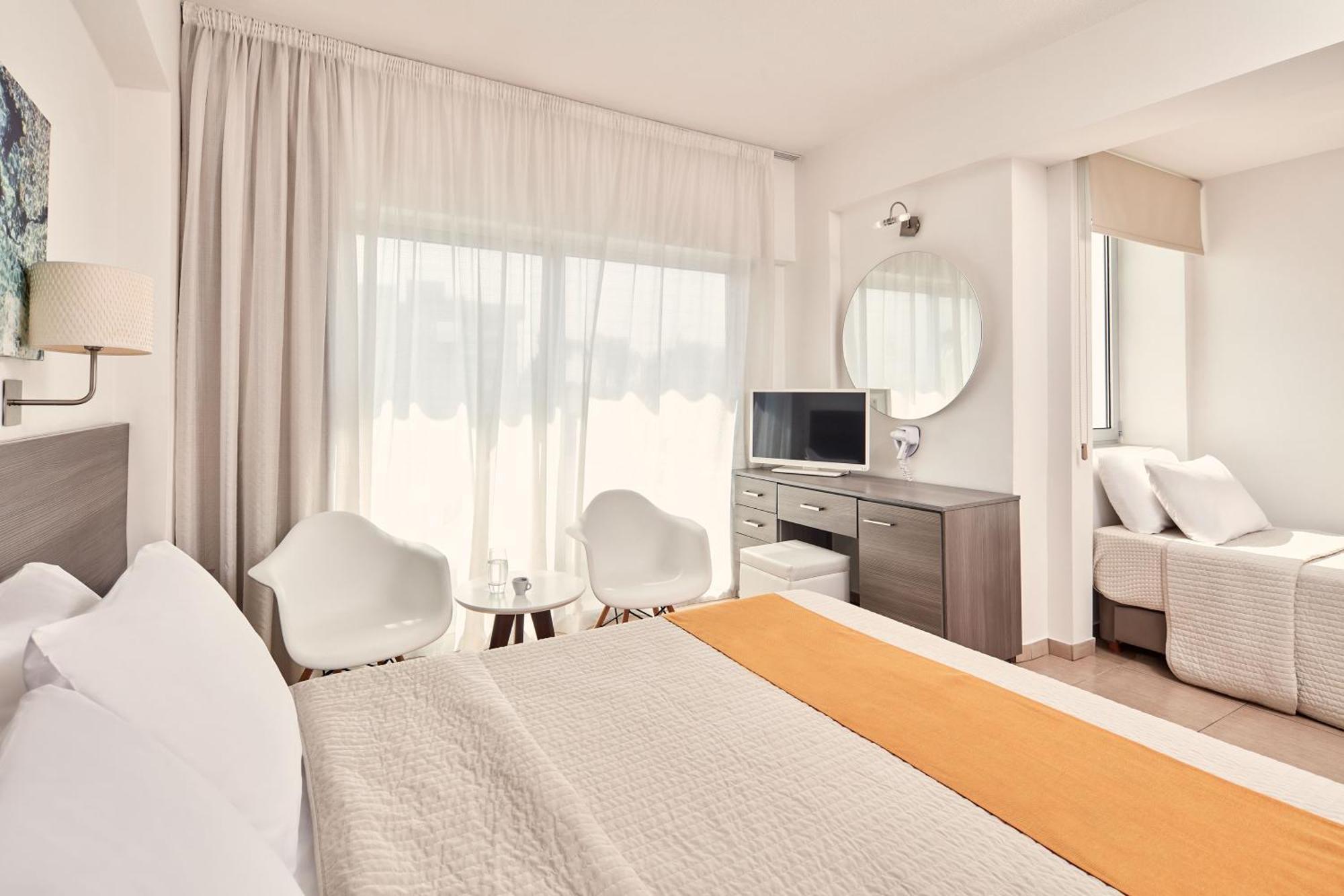 Atlantica Sancta Napa Hotel アヤナパ エクステリア 写真
